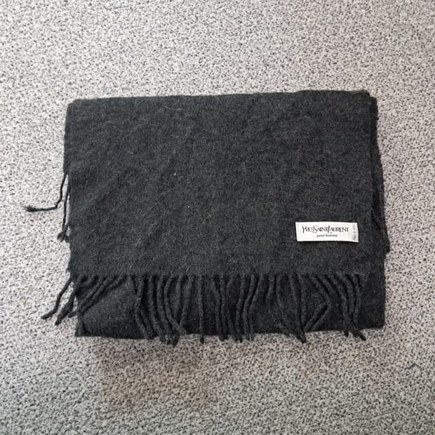 입생로랑 머플러