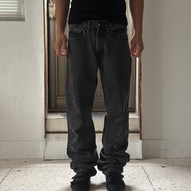 Levi’s 505 레귤러핏 페인트 블랙 데님 팬츠