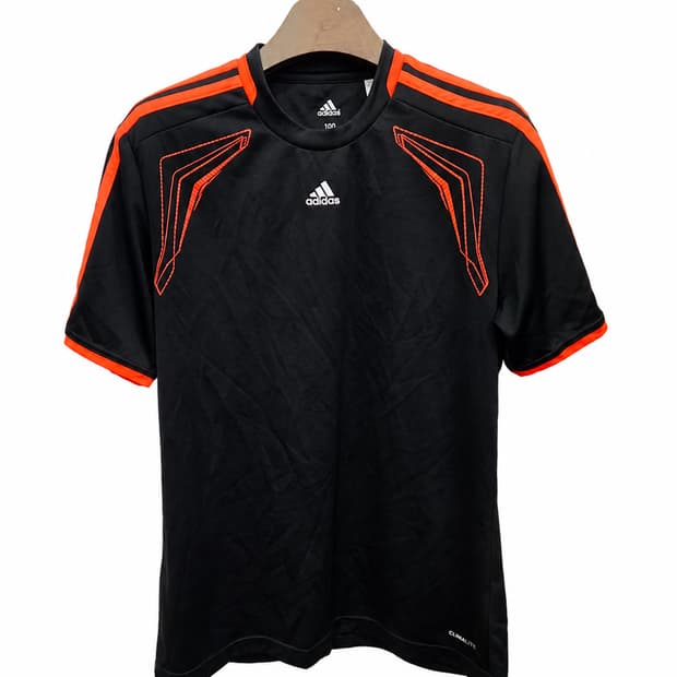 100,L) adidas 아디다스 반팔티셔츠! 디자인 깔끔하고 예쁜디자인