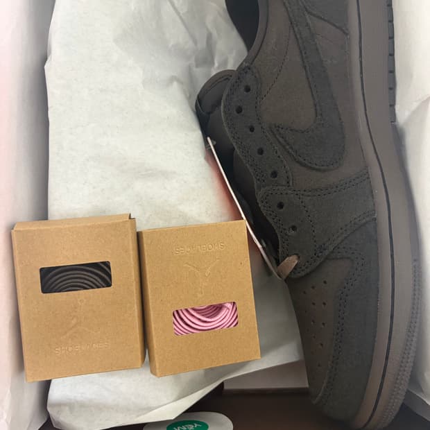 [새상품] 나이키 조던1 트래비스스캇 벨벳 / 270