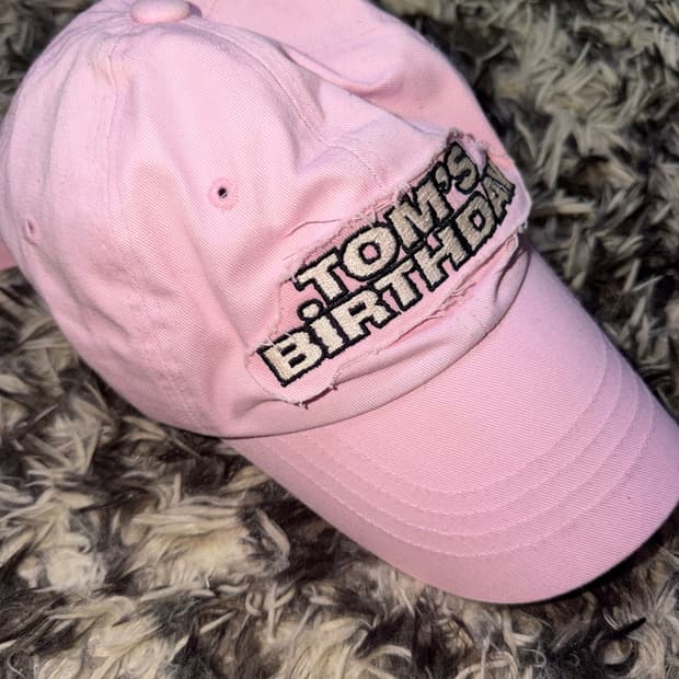 톰스벌스데이 볼캡 핑크 