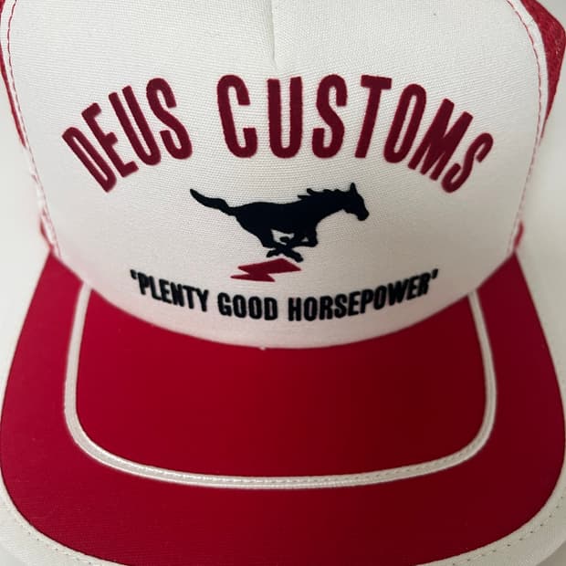 데우스엑스마키나 트러커캡