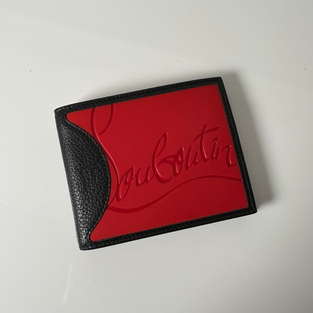 크리스찬 루부탱 반지갑