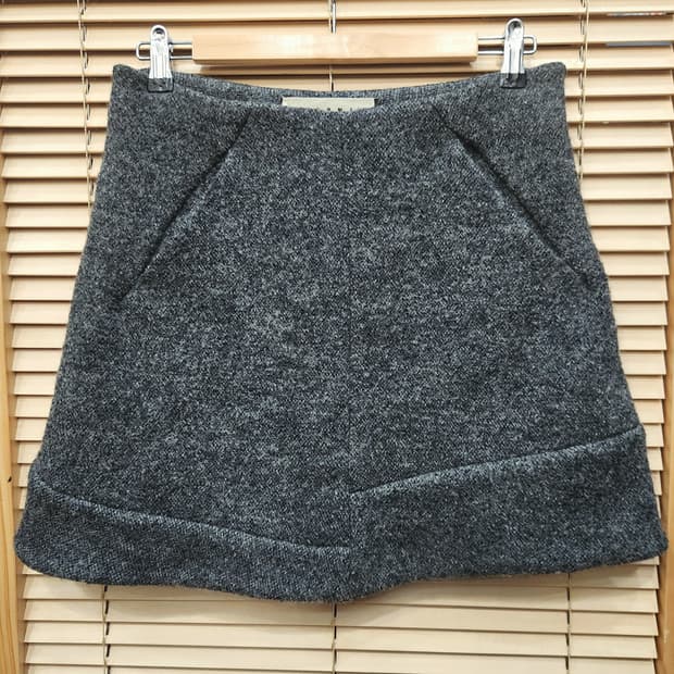 (새상품급)마르니 버진울 미니스커트M