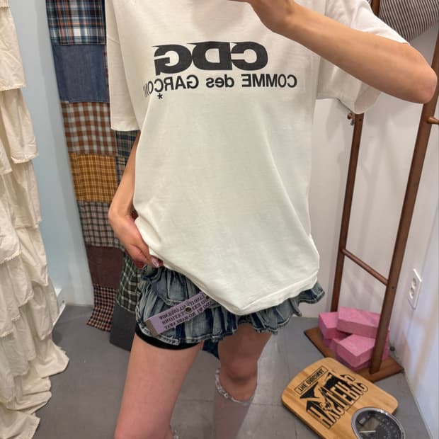 꼼데가르송 CDG 화이트 반팔 티