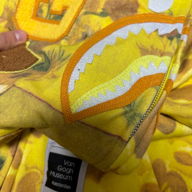 베이프 x 반 고흐 뮤지엄 샤크 풀 집 후드 옐로우