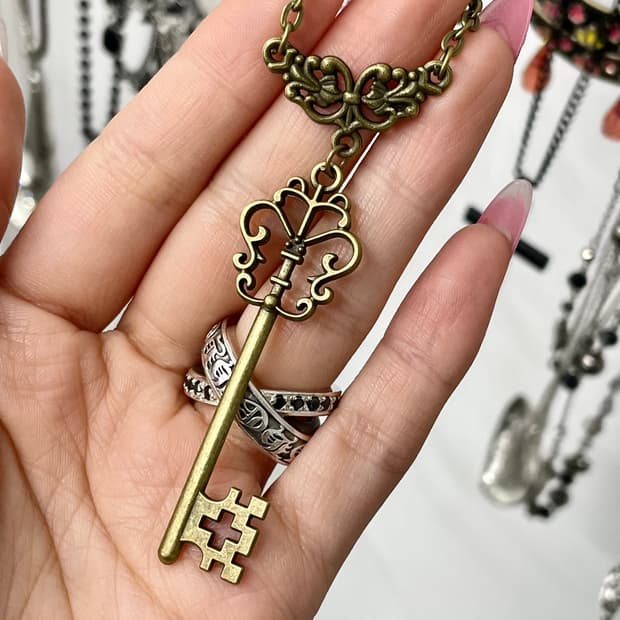 엔틱 키 네크리스