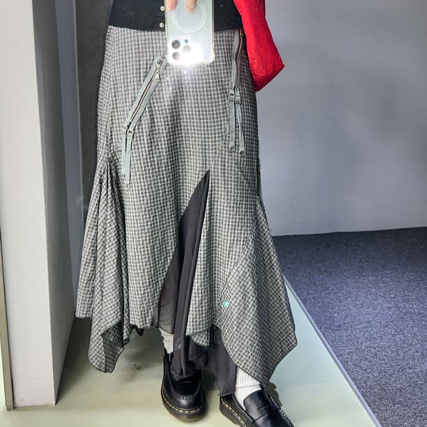 gray check mesh pannel unbalanced skirt