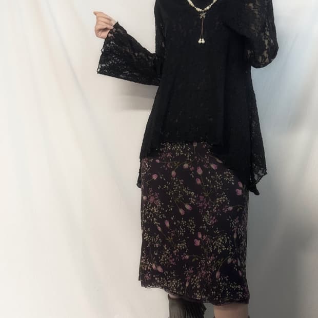 언발 레이스 패치 블라우스