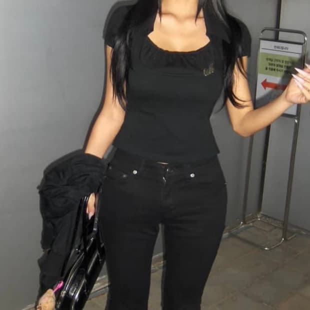 Toh Dolly top goth