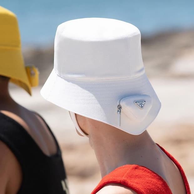 새상품 프라다 리나일론 버킷햇 XL 사이즈 화이트 컬러