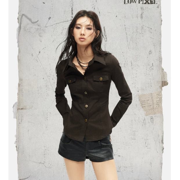 샵 코르 Low Pixel 브라운 백 프린트 슬림핏 셔츠