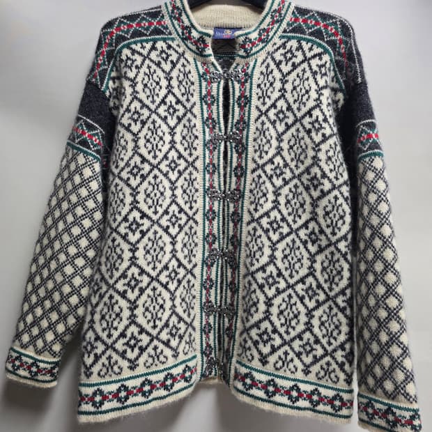 노르웨이 스예벨란드 노르딕 울 은장 가디건