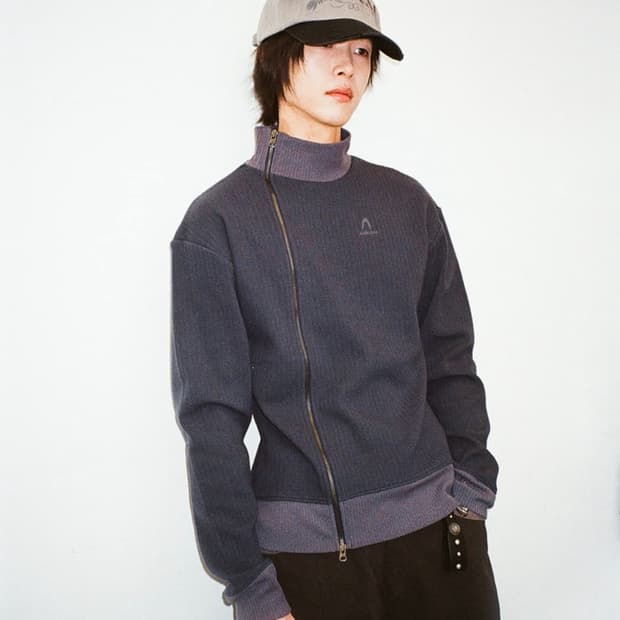 아캄 사이드넥 집업 2사이즈 네이비