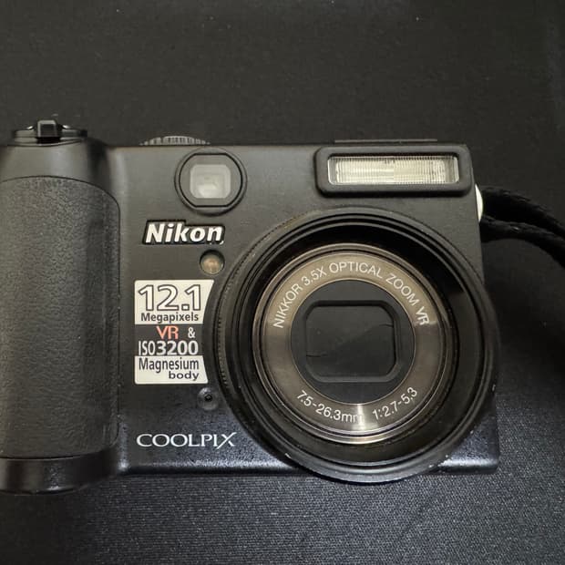 니콘 쿨픽스 P5100 디카