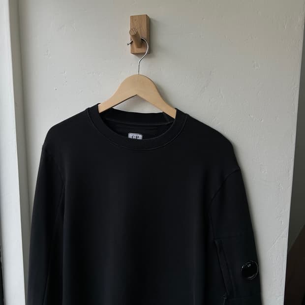 16450 - C.P 컴퍼니 렌즈 맨투맨