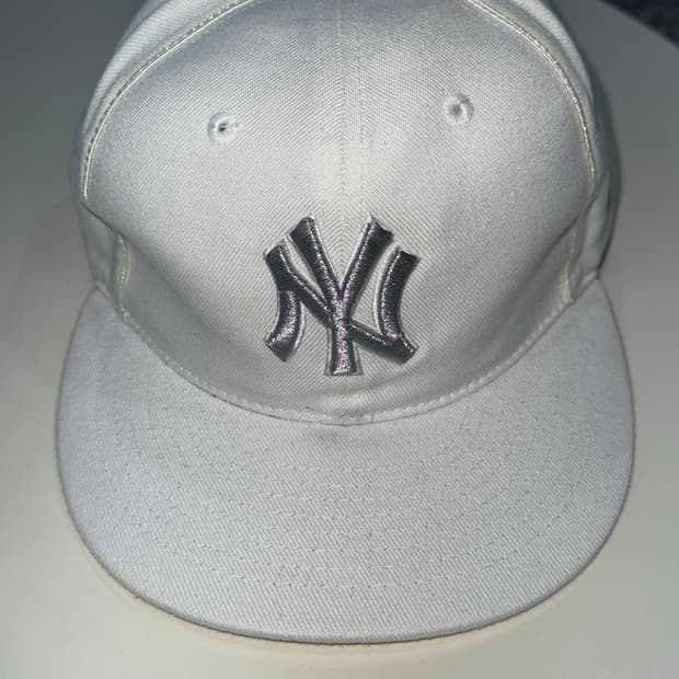 뉴에라 59fifty 양키즈 볼캡 모자 화이트실버 712 59.6