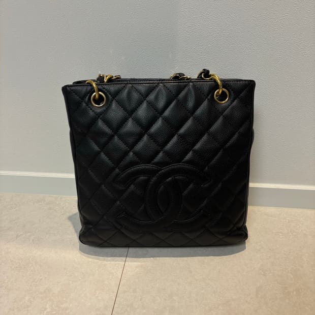 샤넬 캐비어 퀼팅 블랙 토트백