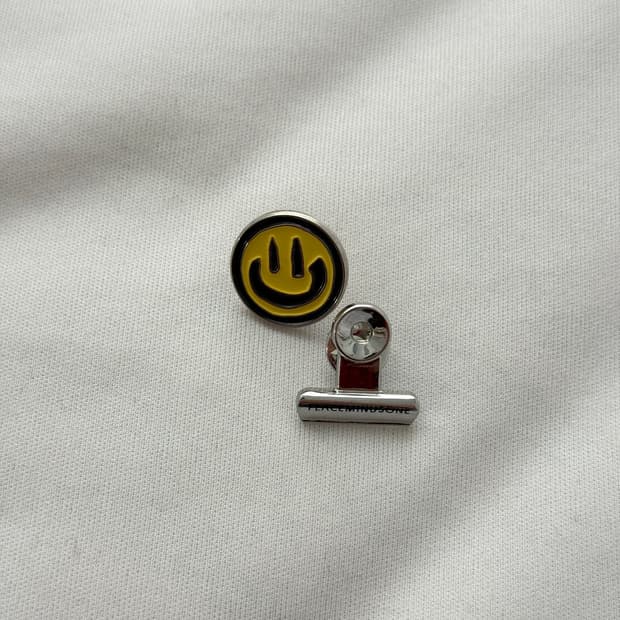 피스마이너스원 브로치 