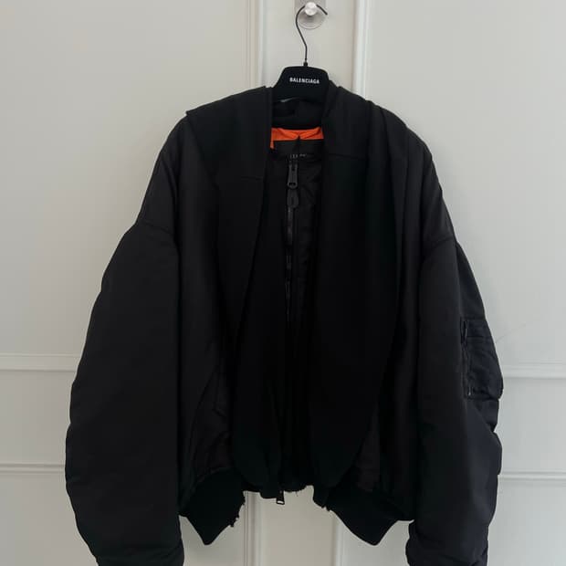 (새상품)발렌시아가 인코그니토 후드 보머 자켓 m