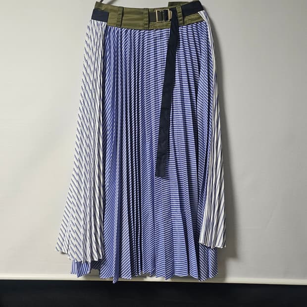사카이(Sacai) 정품 비대칭 주름 스트라이프 랩 스커트