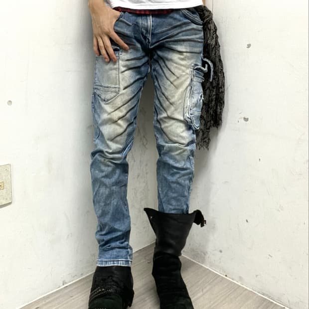 00’s Crack Washed Curve Jeans