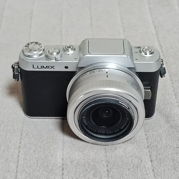 파나소닉 루믹스 DMC-GF8 미러리스 카메라