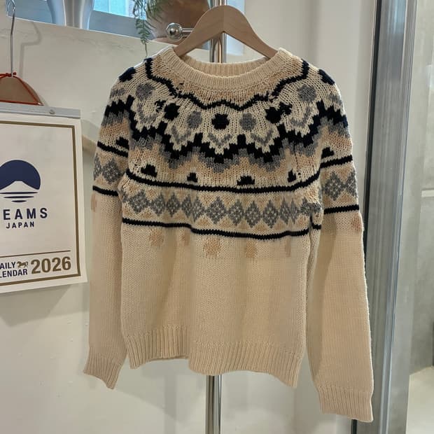 빔즈 하트 아가일 니트