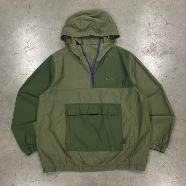 나이키 카키 컬러 스우시 스몰 로고 바람막이 아노락