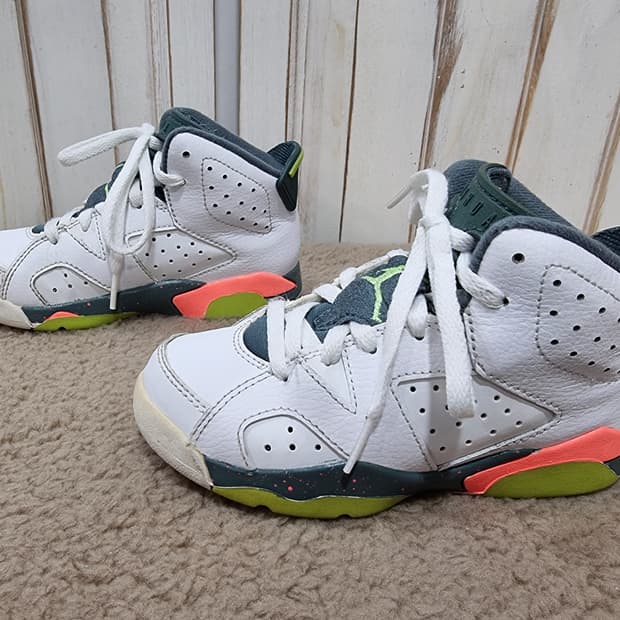 나이키 키즈 에어조던 레트로6 브라이트망고 (C778