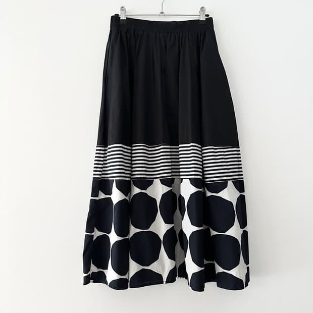 Dot hanging ballon skirt / black