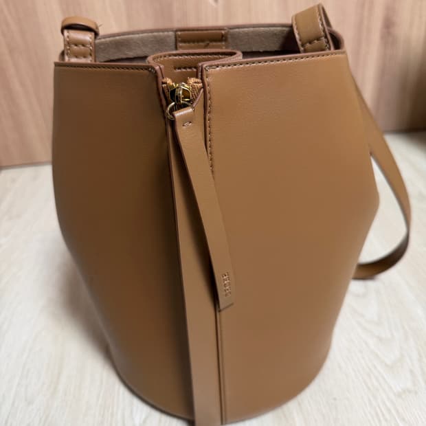 덱케 브라운 숄더백 하프백