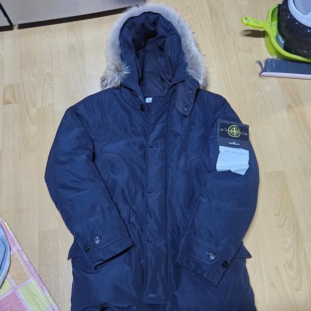 정품 스톤아일랜드 마이크로랩스 다운 패딩m사이즈