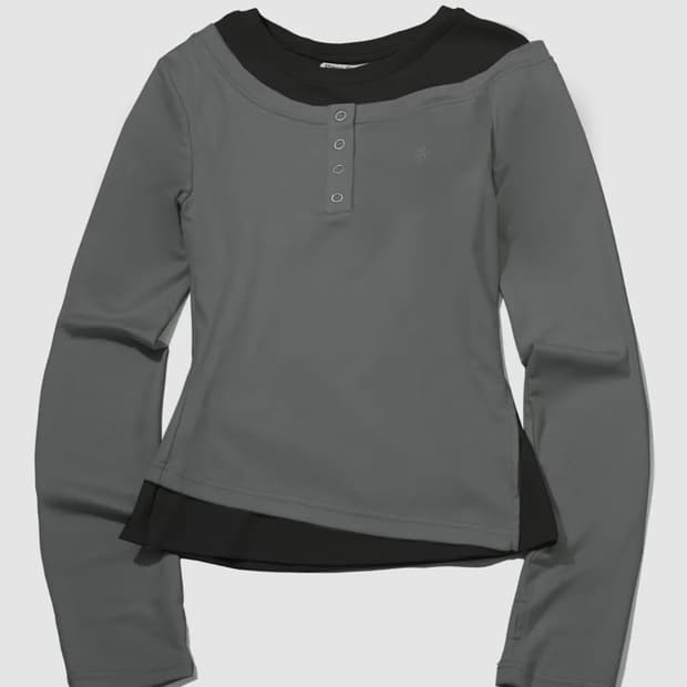 플레이스스튜디오 프렌치 컬러팝 오프숄더 레이어드 스냅버튼 티셔츠 차콜