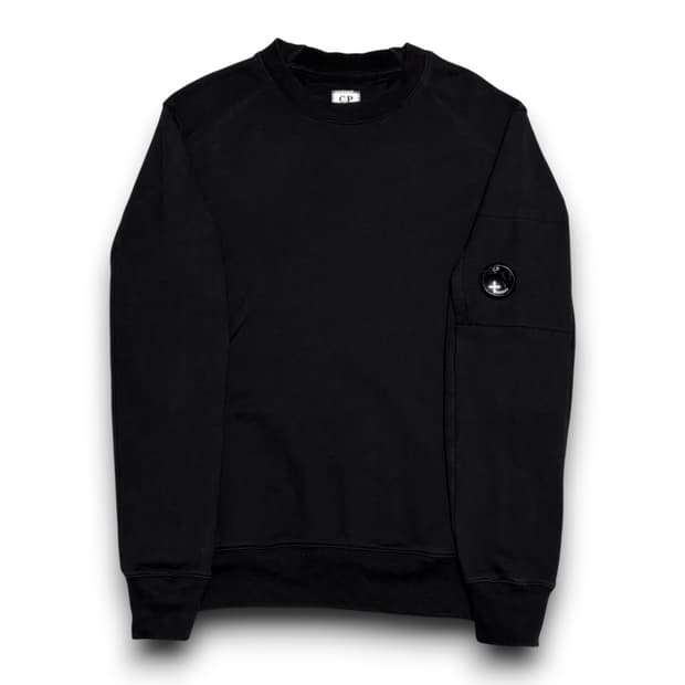 C.P. Company 렌즈와펜 블랙 맨투맨