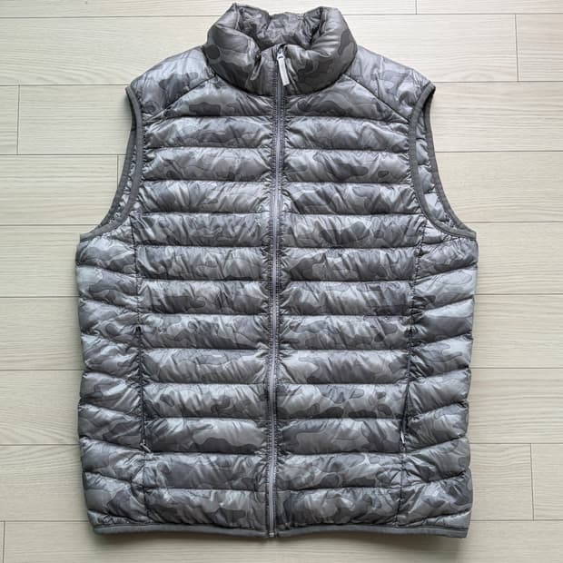 유니클로 화이트 카모 패딩 조끼 베이프맛 L (100) 