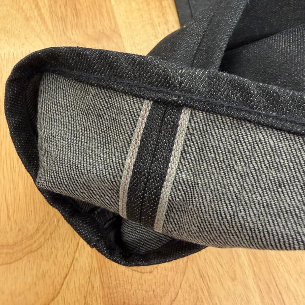 유니클로 블랙 셀비지 데님팬츠