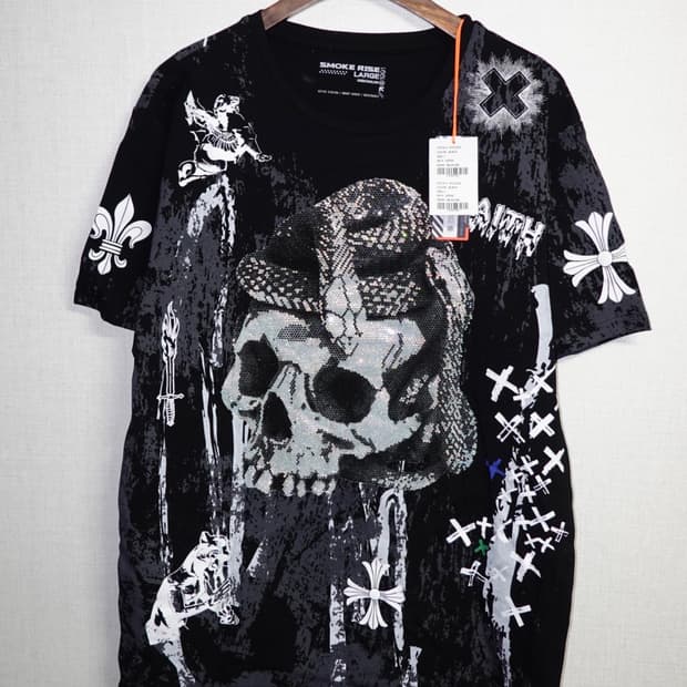 Rhinestone skull t-shirt