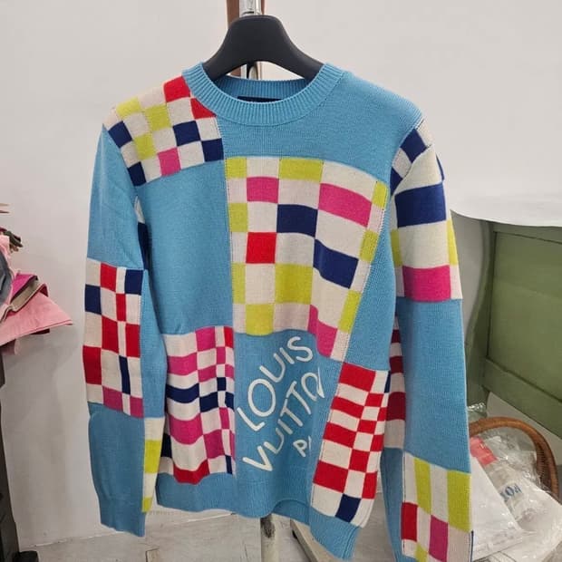 루이비통 디스토티드 니트