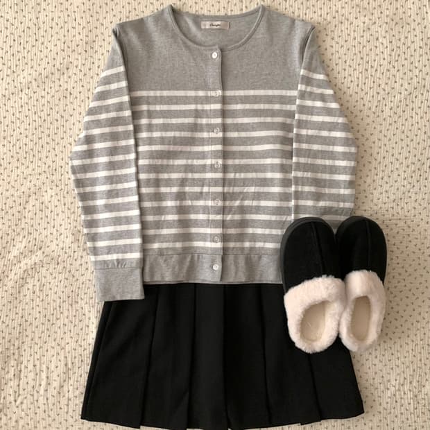 프레피 연그레이 스트라이프 가디건