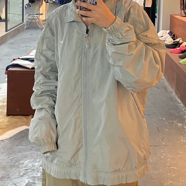 나이키 라이트그레이 바람막이 H220