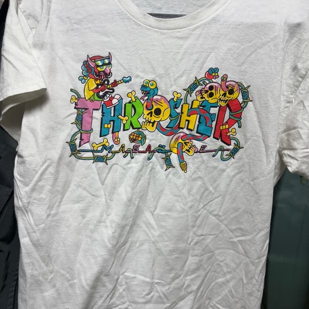 트래셔 컬러스컬 반팔티