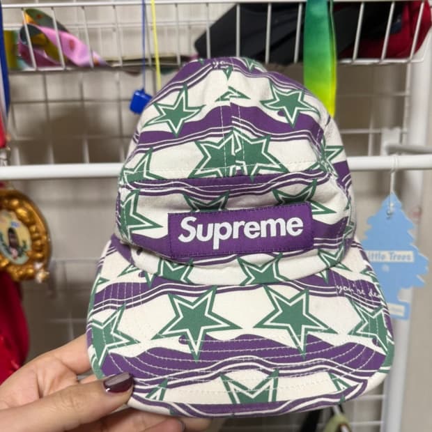 슈프림 캠프캡 보라색 별 패턴 모자