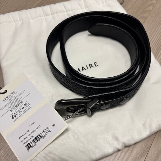 (90) Lemaire Minimal Western Belt Black
