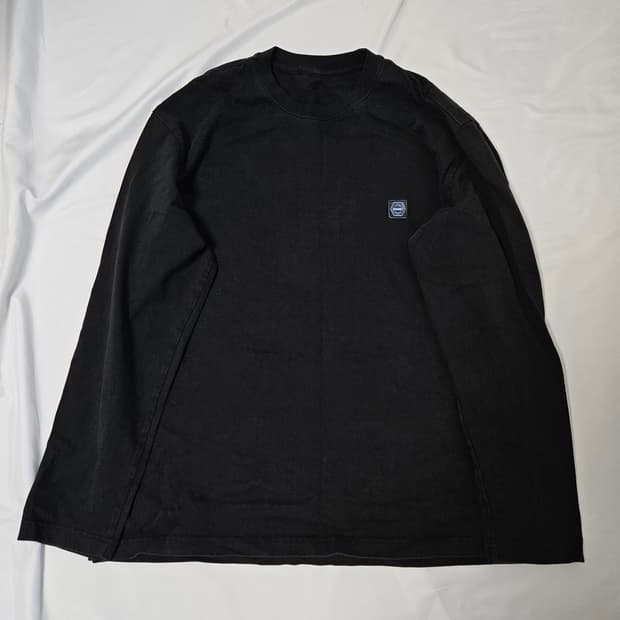 솔리드옴므 가죽패치 프린팅 긴팔티셔츠 롱슬리브 블랙 48 우영미 타임옴므