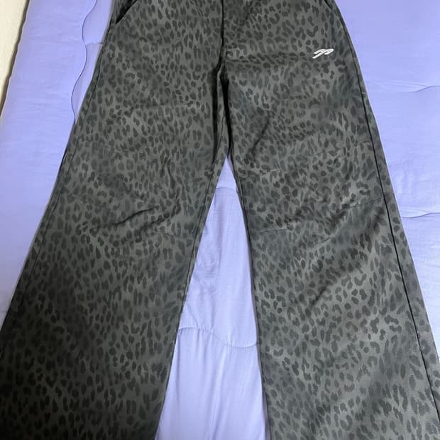 탄산마그네슘 코튼 레오파드 그레이 팬츠