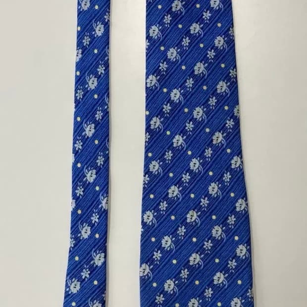 발렌티노 넥타이