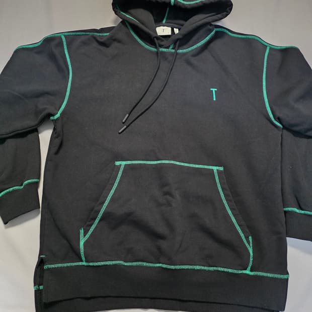 Tate 블랙 후드티 그린 스티치