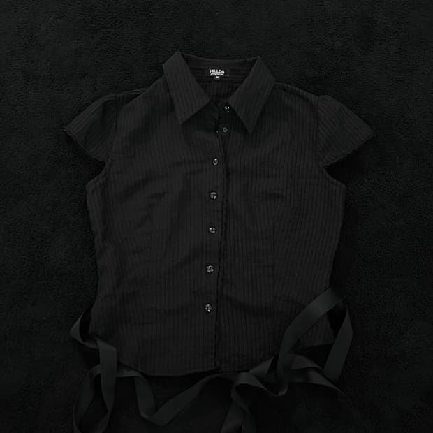 Hillda Lacy Bow Shirt