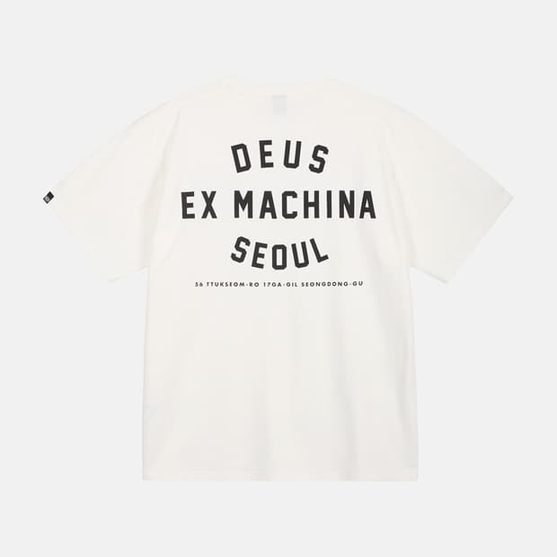 [M] 데우스 엑스 마키나 서울 컬리지 어드레스 티 화이트 